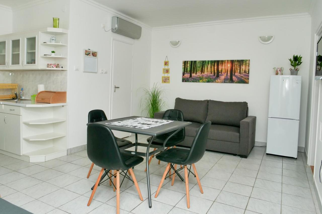 Cseresznyes Apartman Берекфірдив Екстер'єр фото